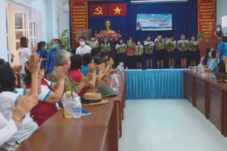 sự khó khăn của bà con cần giờ